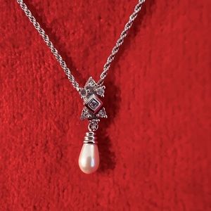 Dior Vintage Pearl Drop necklace